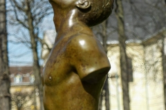 Hilde-H-statue