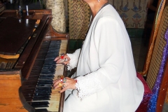 Danielle-C-pianiste à Cuba