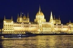 Danielle-C-Parlement-Budapest