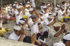 Hervé - Bali prière
